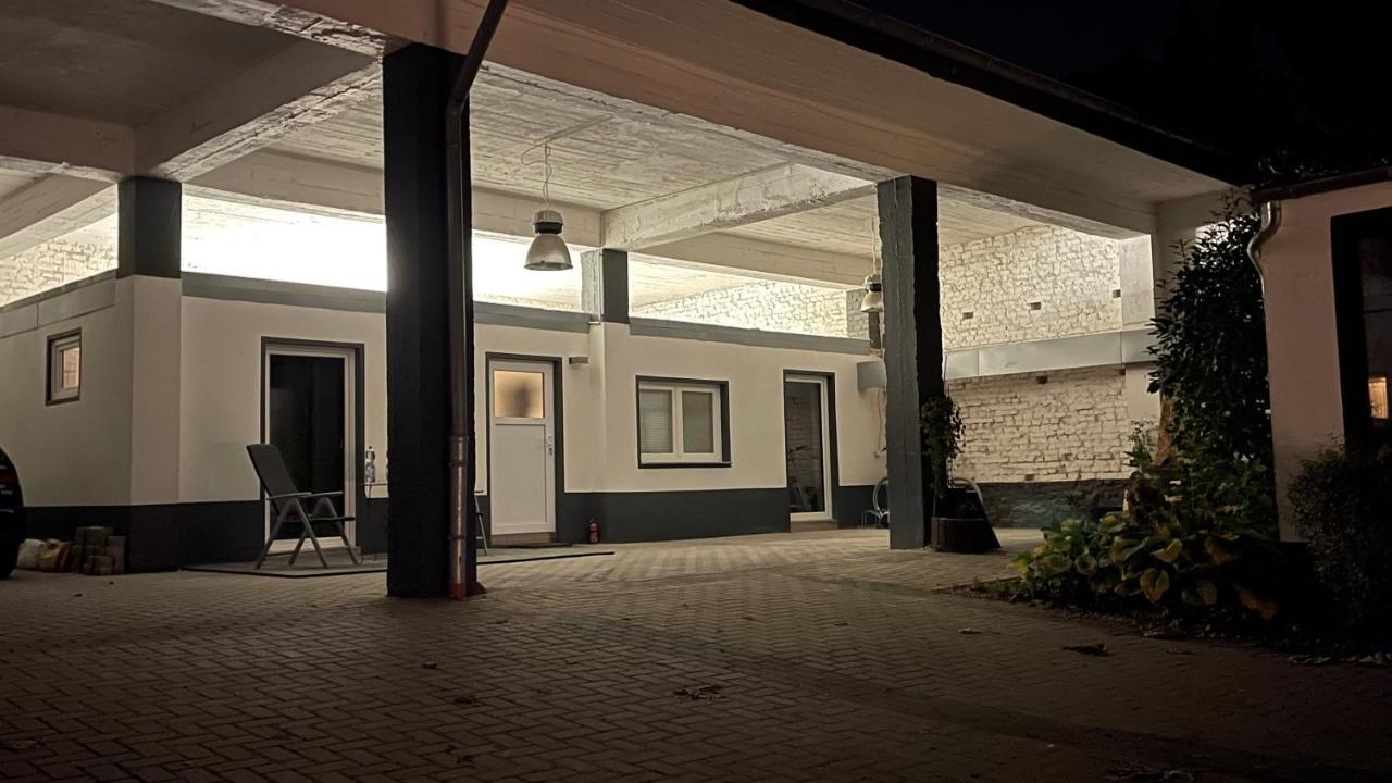 Апартаменты Oase Im Gruenen Hinterhof, Eg, Ruhe, Terrasse, Carport, Free Paytv, Kaffee&Tee, Fahrraeder Дуйсбург Экстерьер фото
