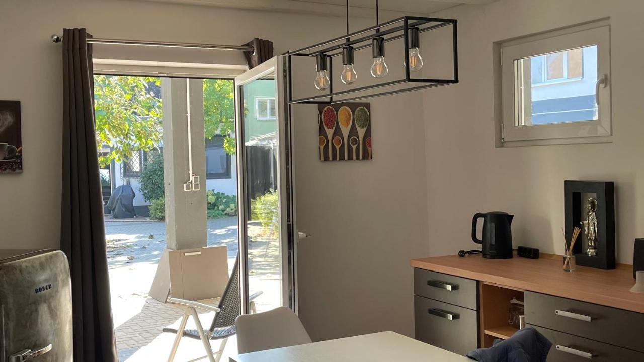 Апартаменты Oase Im Gruenen Hinterhof, Eg, Ruhe, Terrasse, Carport, Free Paytv, Kaffee&Tee, Fahrraeder Дуйсбург Экстерьер фото