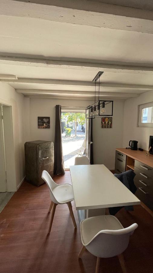 Апартаменты Oase Im Gruenen Hinterhof, Eg, Ruhe, Terrasse, Carport, Free Paytv, Kaffee&Tee, Fahrraeder Дуйсбург Экстерьер фото