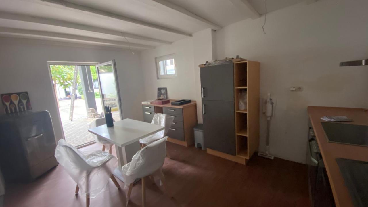 Апартаменты Oase Im Gruenen Hinterhof, Eg, Ruhe, Terrasse, Carport, Free Paytv, Kaffee&Tee, Fahrraeder Дуйсбург Экстерьер фото