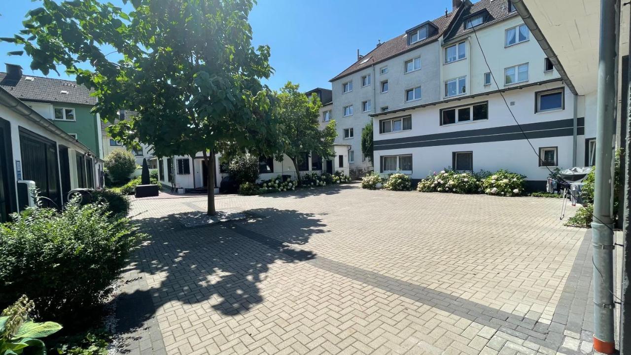 Апартаменты Oase Im Gruenen Hinterhof, Eg, Ruhe, Terrasse, Carport, Free Paytv, Kaffee&Tee, Fahrraeder Дуйсбург Экстерьер фото