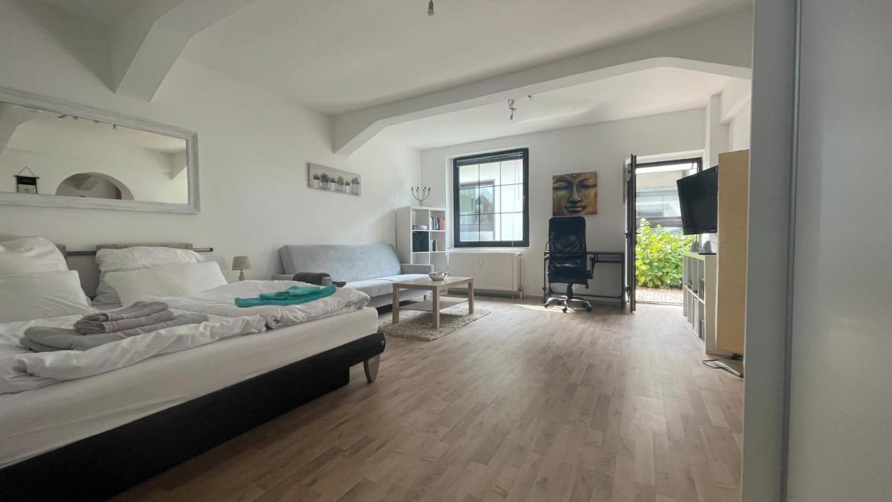 Апартаменты Oase Im Gruenen Hinterhof, Eg, Ruhe, Terrasse, Carport, Free Paytv, Kaffee&Tee, Fahrraeder Дуйсбург Экстерьер фото