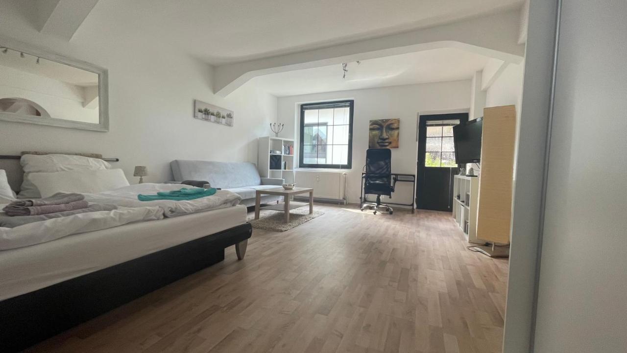 Апартаменты Oase Im Gruenen Hinterhof, Eg, Ruhe, Terrasse, Carport, Free Paytv, Kaffee&Tee, Fahrraeder Дуйсбург Экстерьер фото